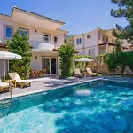 Oeluedenizde Genis Bahce Oezel Havuzlu Royal 11 Villa Fethiye