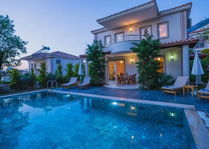 Вилла Oeluedenizde Genis Bahce Oezel Havuzlu Royal 11