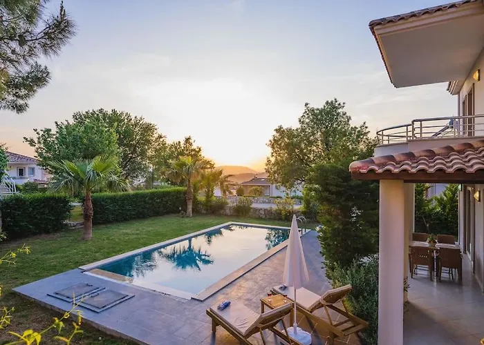 Oeluedenizde Genis Bahce Oezel Havuzlu Royal 11 Фетхие