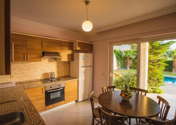 Oeluedenizde Genis Bahce Oezel Havuzlu Royal 11 Вилла Фетхие