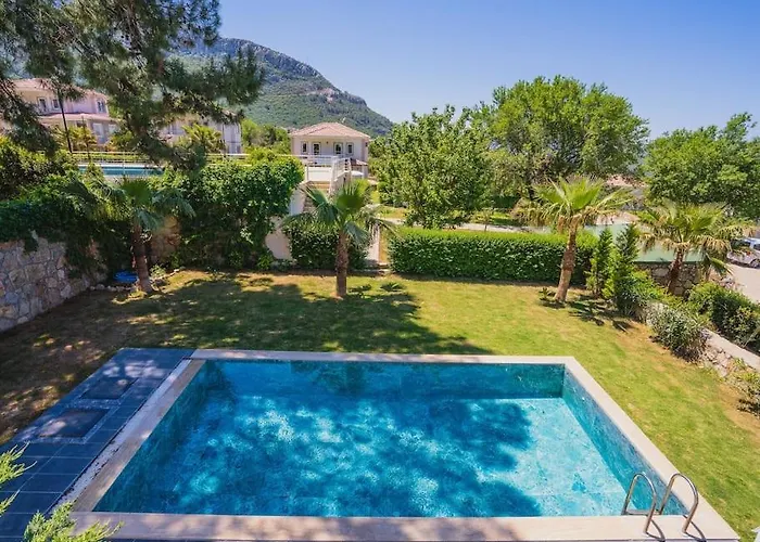 Oeluedenizde Genis Bahce Oezel Havuzlu Royal 11 * Фетхие