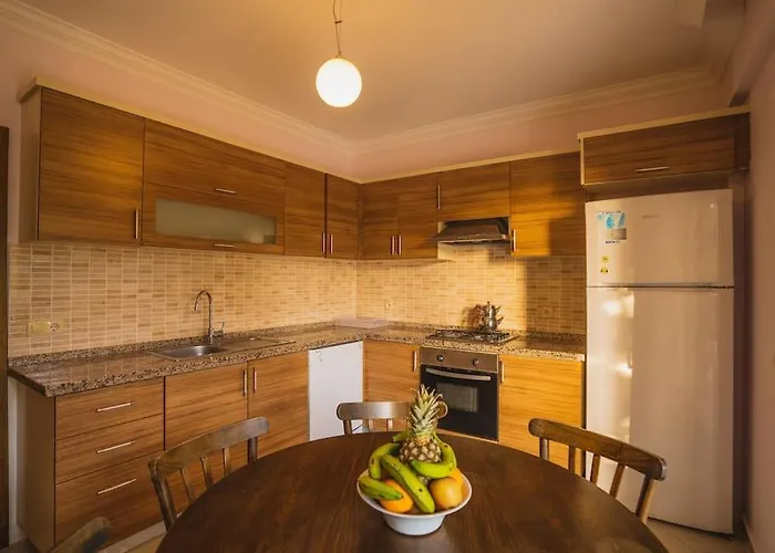 Oeluedenizde Genis Bahce Oezel Havuzlu Royal 11 Вилла